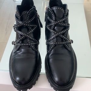 Brand new shoe alaia boots